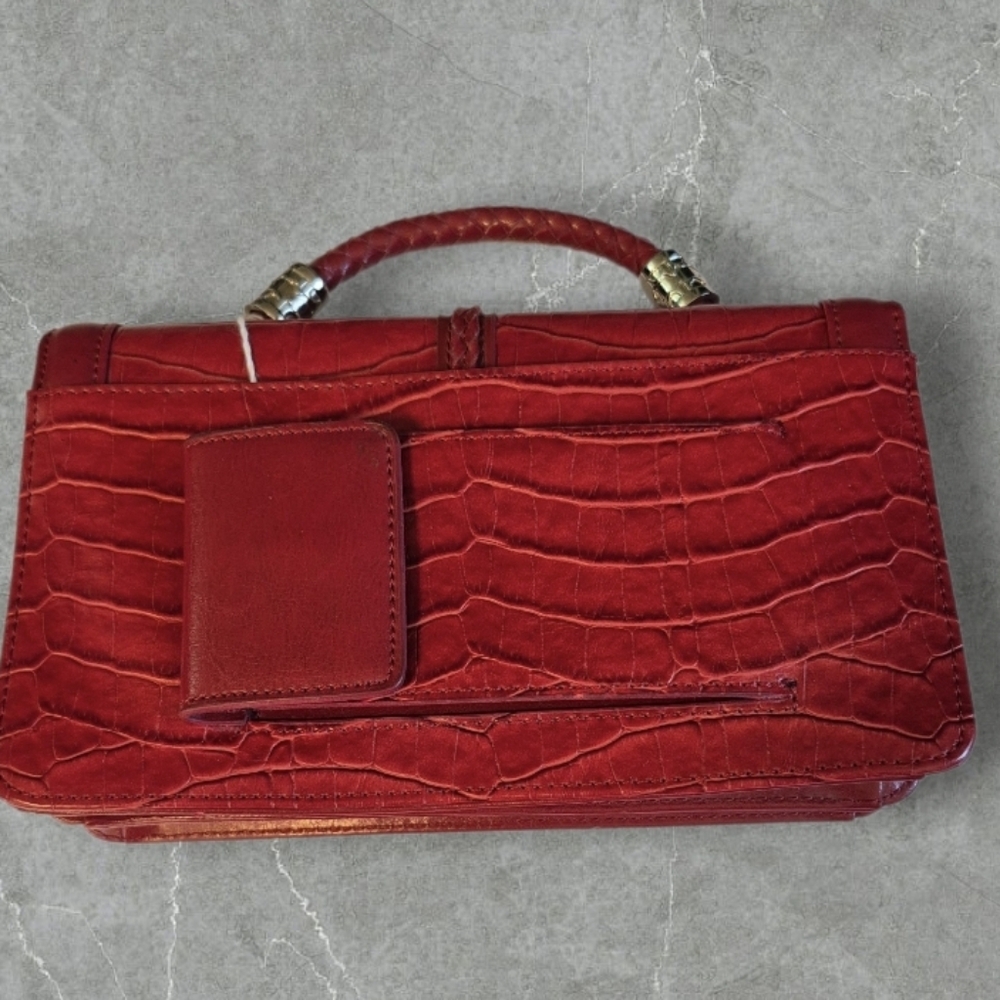 Brighton Red Croc Embossed Leather Signature Heart Detail Crossbody/Handbag EUC - Picture 3 of 11